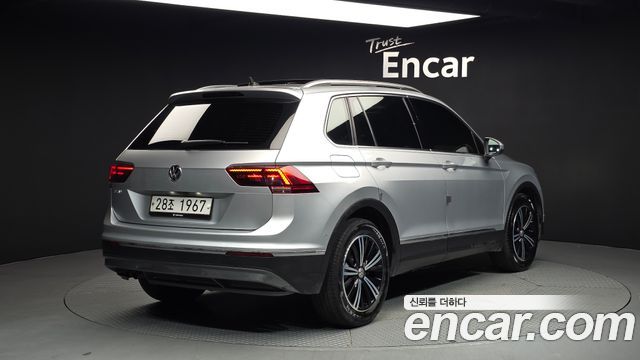 Volkswagen Tiguan 2-го поколения 2.0 TDI Prestige - фото 1