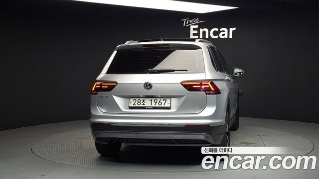 Volkswagen Tiguan 2-го поколения 2.0 TDI Prestige - фото 3