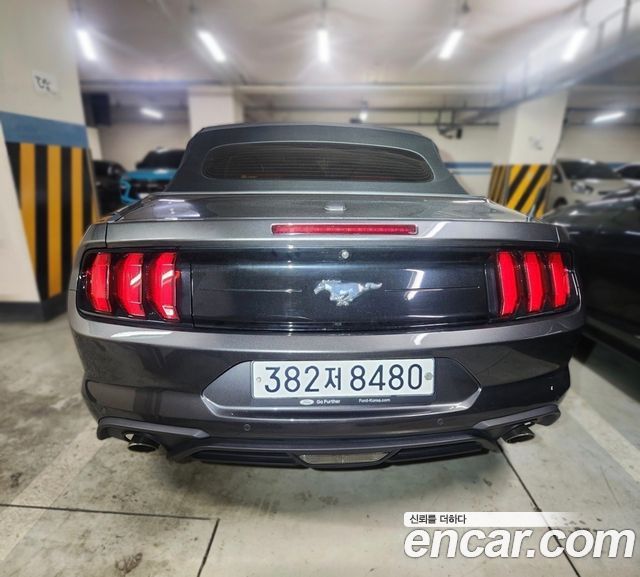 Ford Mustang Convertible - фото 3