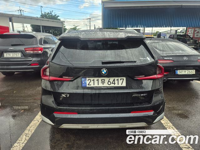 BMW X1 U11 xDrive 20i xLine - фото 1