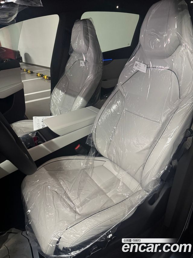 Tesla Model Y Long Range AWD - фото 3