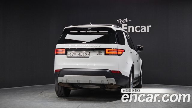 Land Rover Discovery 3.0 SD6 HSE Luxury - фото 3