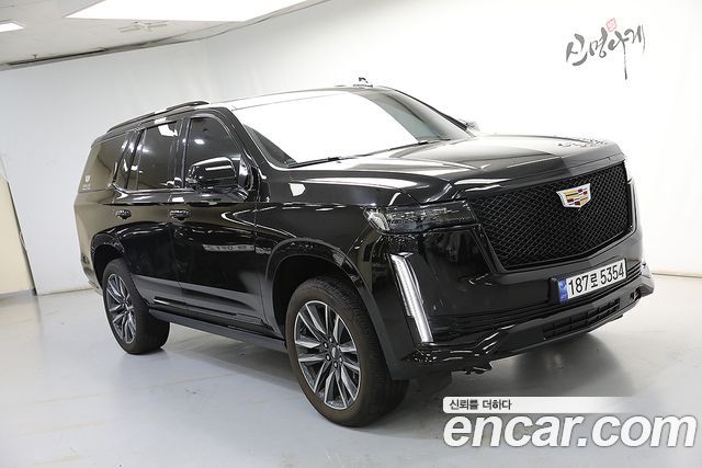 Cadillac Escalade 5-го поколения 6.2 Sports Platinum - фото 1