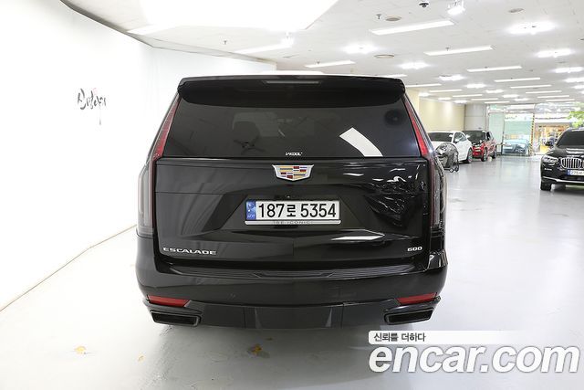 Cadillac Escalade 5-го поколения 6.2 Sports Platinum - фото 4