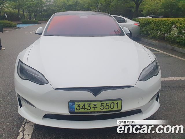 Tesla Model S AWD - фото 0