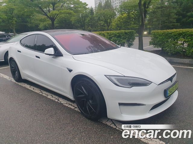 Tesla Model S AWD - фото 1