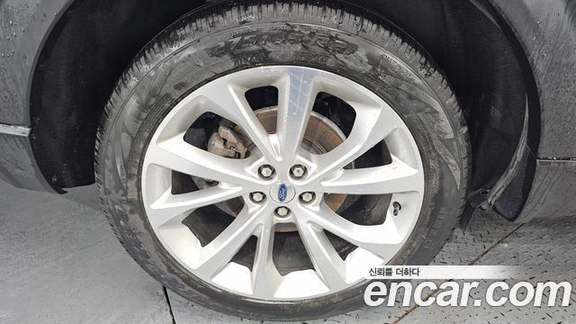 Ford Explorer 6-го поколения 3.0 Platinum 4WD - фото 4