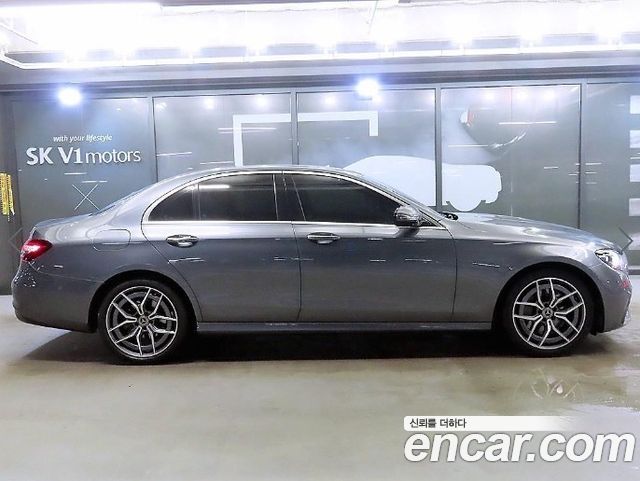 Mercedes-Benz E-Class W213 E220d 4MATIC AMG Line - фото 2