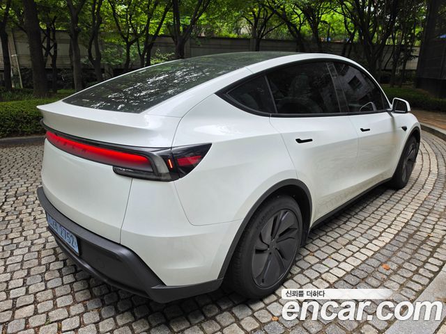 Tesla Model Y RWD - фото 3