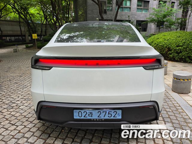 Tesla Model Y RWD - фото 4