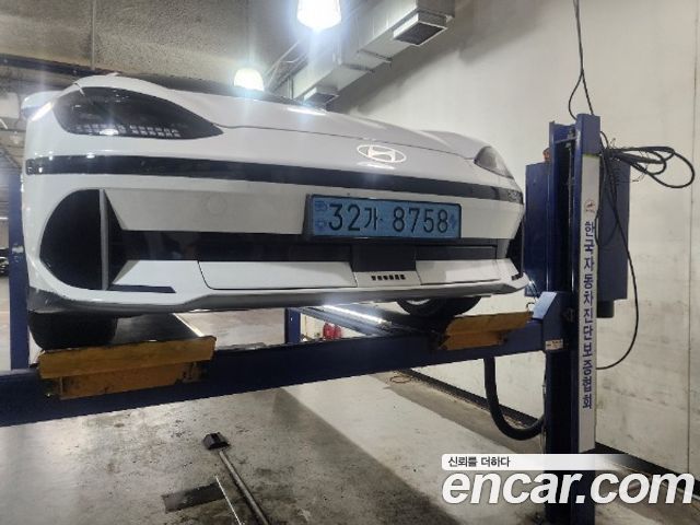 Hyundai Ioniq6 Long Range AWD Prestige - фото 0