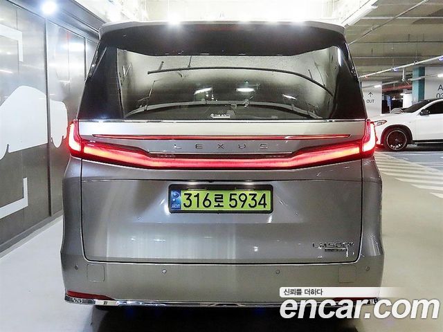 Lexus LM 2-го поколения 500h Executive - фото 3