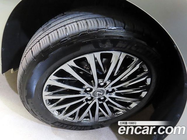Lexus LM 2-го поколения 500h Executive - фото 4