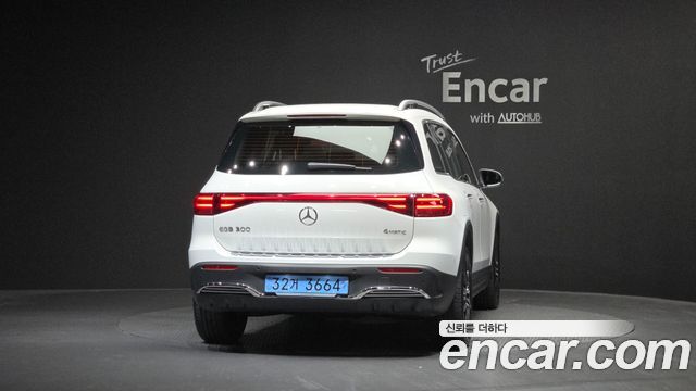 Mercedes-Benz EQB X243 EQB300 4MATIC AMG Line - фото 2