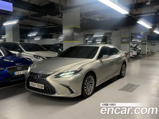 Lexus ES 7-го поколения Executive - фото 1