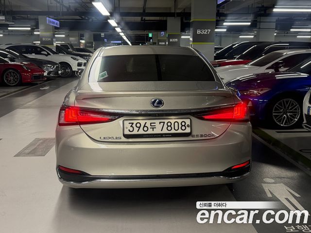 Lexus ES 7-го поколения Executive - фото 2