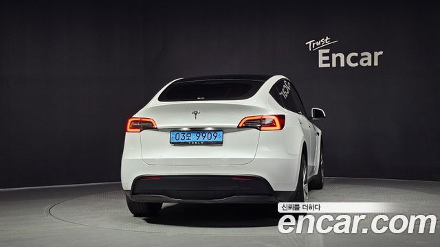 Tesla Model Y RWD - фото 3