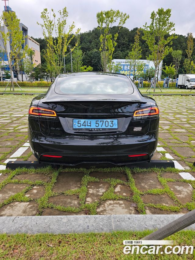 Tesla Model S Plaid - фото 3