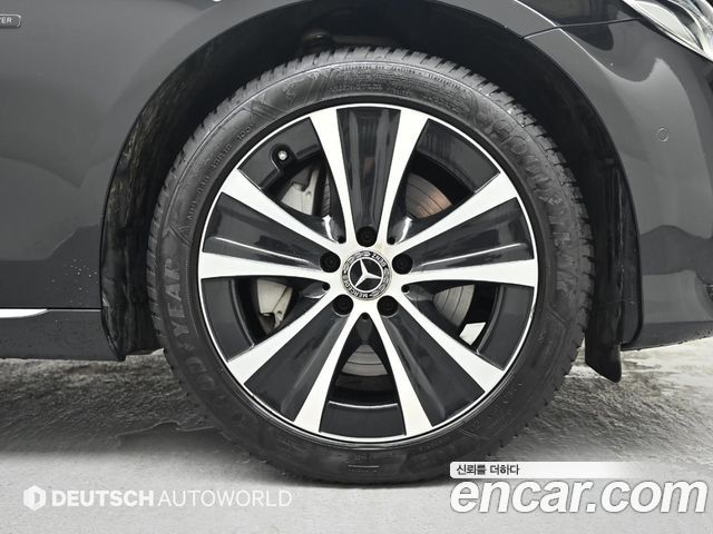 Mercedes-Benz E-Class W213 E300e Exclusive - фото 4