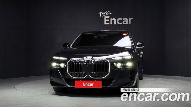BMW 7-Series G70 740i xDrive M Sport - фото 2
