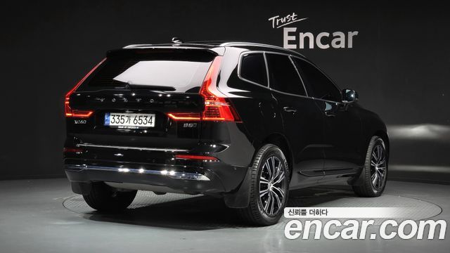 Volvo XC60 2-го поколения B5 Inscription - фото 1