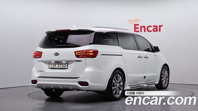 Kia Carnival Новый 9-Seater Noblesse Special - фото 1