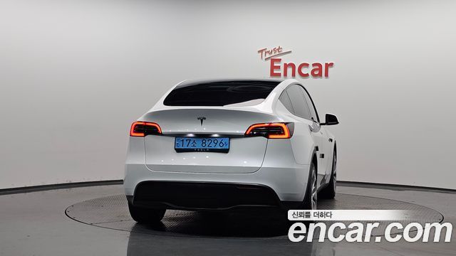 Tesla Model Y RWD - фото 3