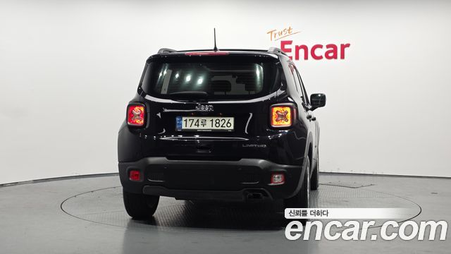 Jeep Renegade 2.4 Limited - фото 2