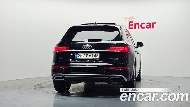 Audi Q5 FY 45 TFSI Quattro Premium - фото 3