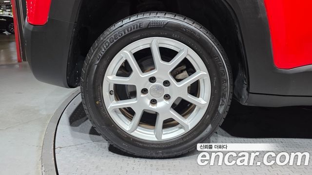 Jeep Renegade 2.4 Longitude - фото 4