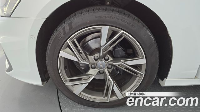 Audi A6 C8 40 TDI Premium - фото 4