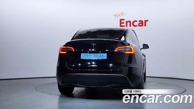 Tesla Model Y RWD - фото 3