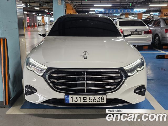 Mercedes-Benz E-Class W214 E300 4MATIC Exclusive - фото 0