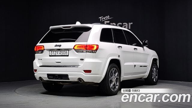 Jeep Cherokee 3.6 Overland WK2 - фото 1