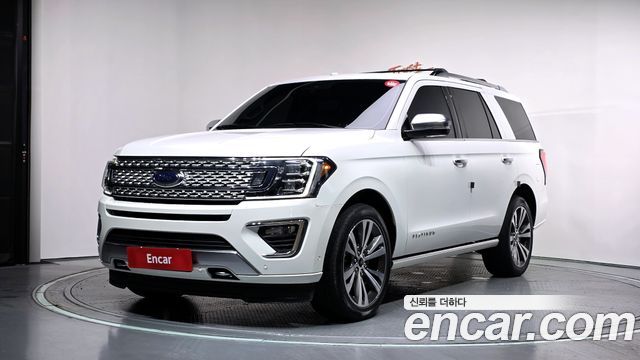 Ford Expedition Platinum 4WD 7Seater - фото 0