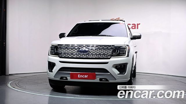 Ford Expedition Platinum 4WD 7Seater - фото 2