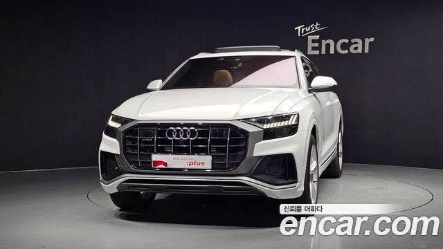 Audi Q8 45 TDI Quattro Premium - фото 2