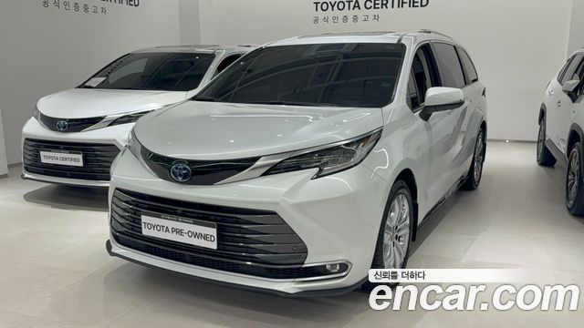 Toyota Sienna 4-го поколения 2.5 Hybrid 2WD - фото 0
