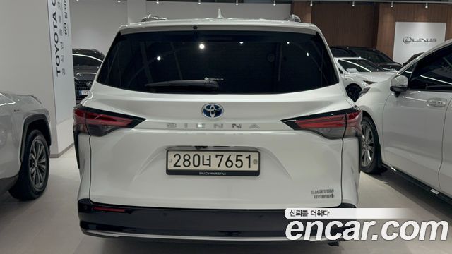 Toyota Sienna 4-го поколения 2.5 Hybrid 2WD - фото 3