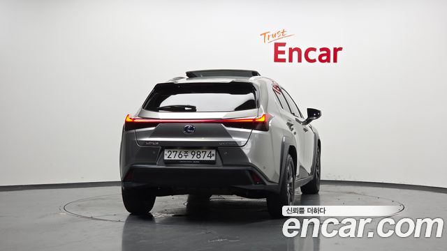 Lexus UX 250h 2.0 2WD - фото 3