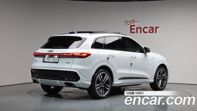 Audi Q5 45 TFSI Quattro S Line Black Ediiton - фото 0