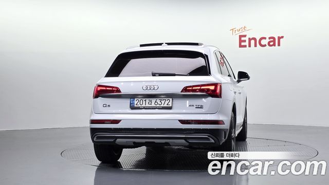 Audi Q5 FY 45 TFSI Quattro - фото 3