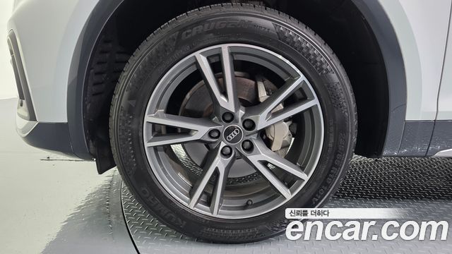 Audi Q5 FY 45 TFSI Quattro - фото 4