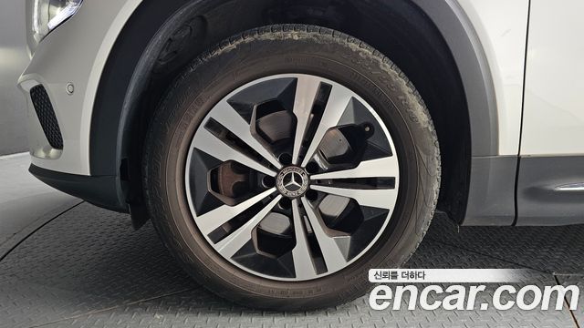 Mercedes-Benz GLB-Class X247 GLB200 d - фото 3