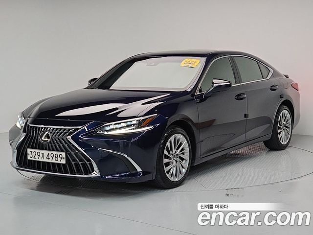 Lexus ES 300h 7-го поколения Executive - фото 0