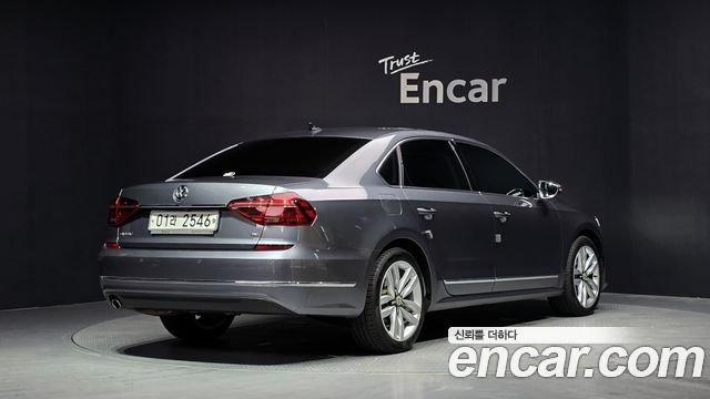 Volkswagen Passat Новый 2.0 TSI B7 - фото 1