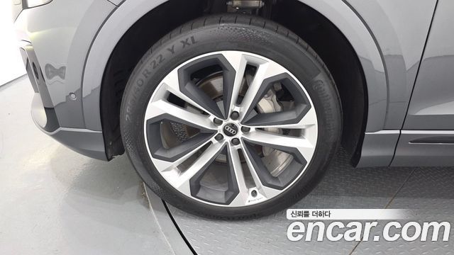 Audi Q8 55 TFSI Quattro Premium - фото 4