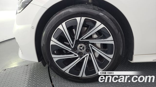 Mercedes-Benz E-Class W214 E300 4MATIC Exclusive - фото 4