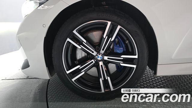 BMW 3 Series G20 320i M Sport - фото 4