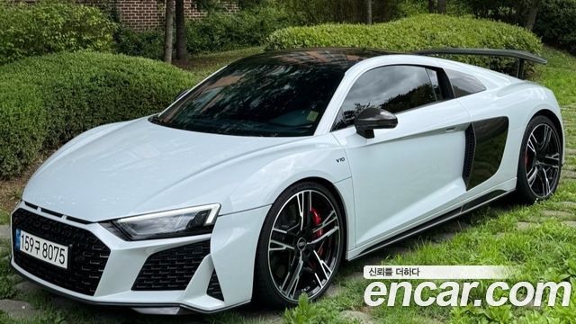 Audi R8 5.2 V10 Performance Coupe - фото 0